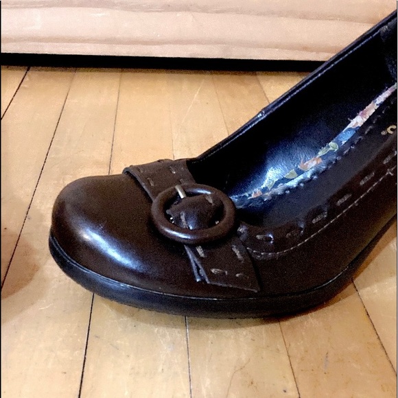 LIKE NEW CANDIE’S BETSEE HEELS 👠 - Picture 2 of 15